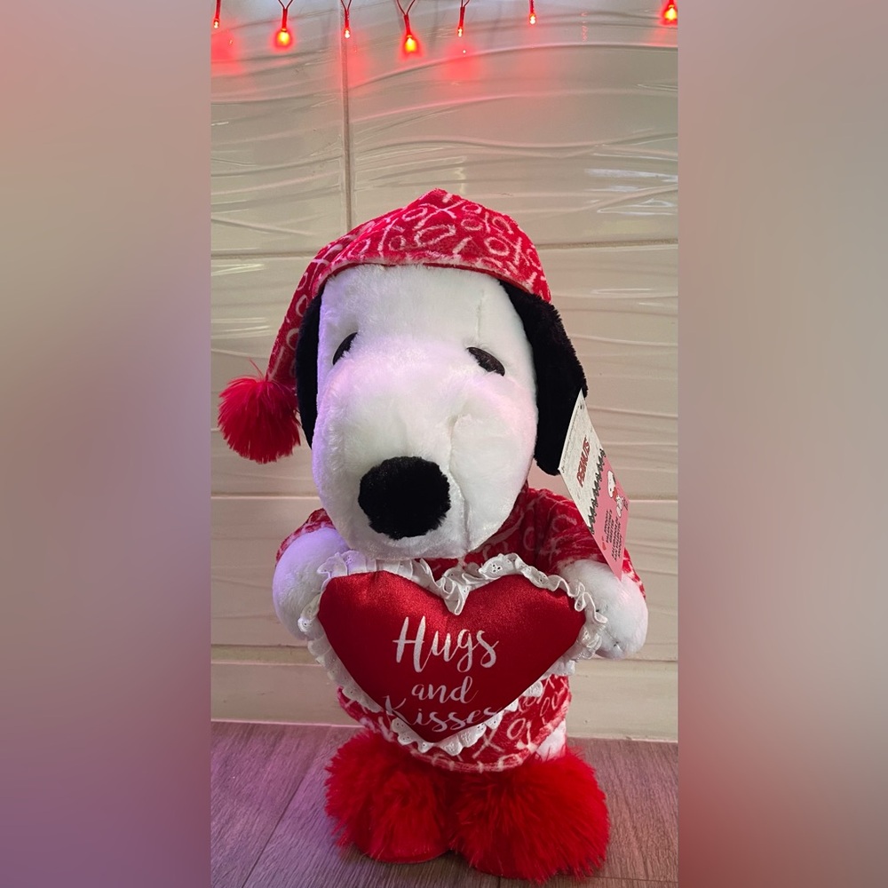NWT, ❤️Snoopy Valentines 💌 Greeter… approximately 20” tall